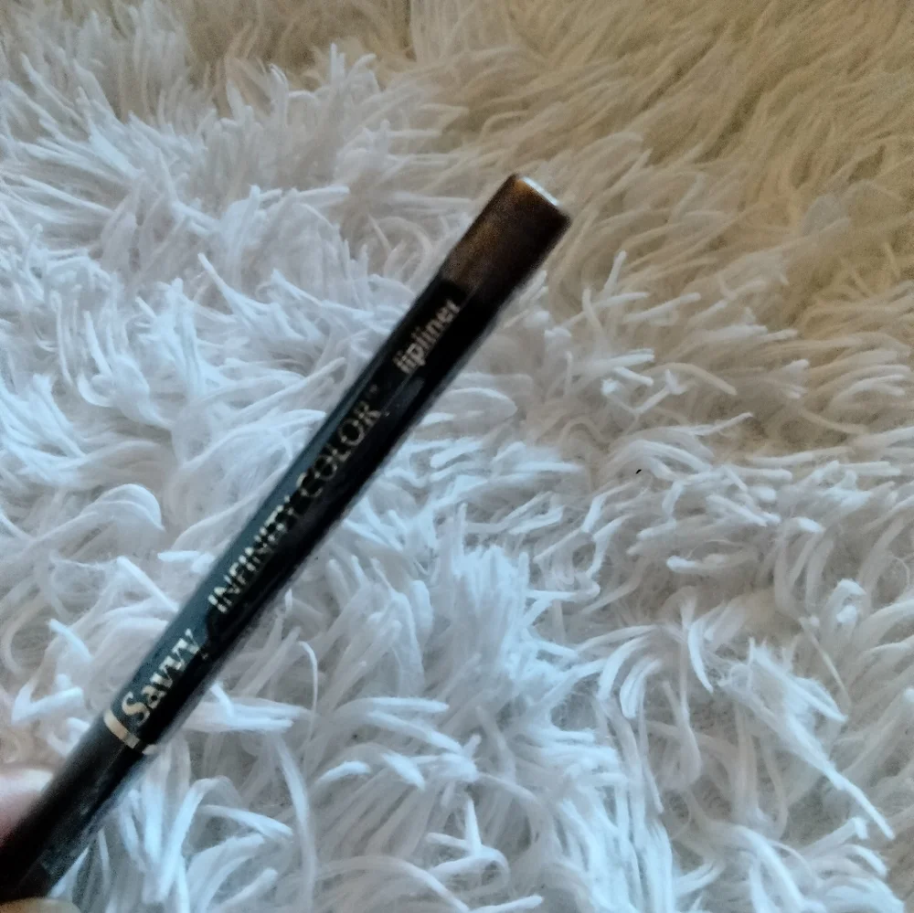 🆕 Savvy Lip Liner Icy Mauve 💎